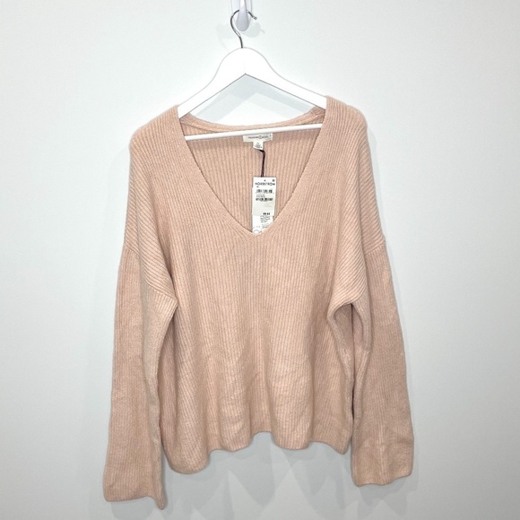 Treasure & Bond Ribbed Pale Pink V-Neck Sweater - Picture 2 of 6